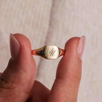 Personalized signet ring women and men, gold or 925 silver ring, engraved jewelry, perfect gift for her, minimalist signet ring for couples
